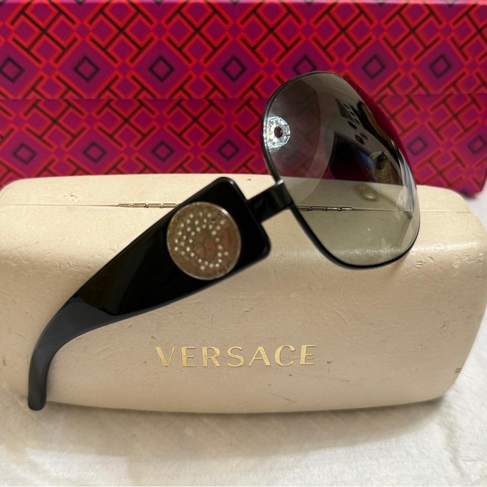 Versace Oversized Black Sunglasses - Picture 4 of 6